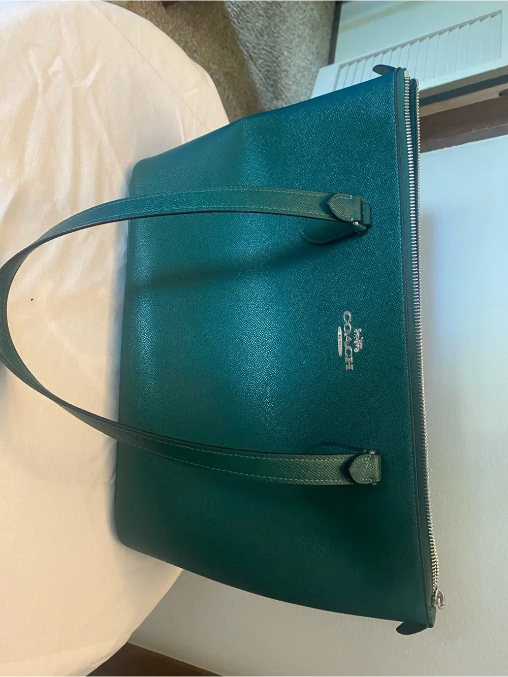 Women’s Teal Tote Handbag - Stylish Everyday Carry - Picture 2 of 2